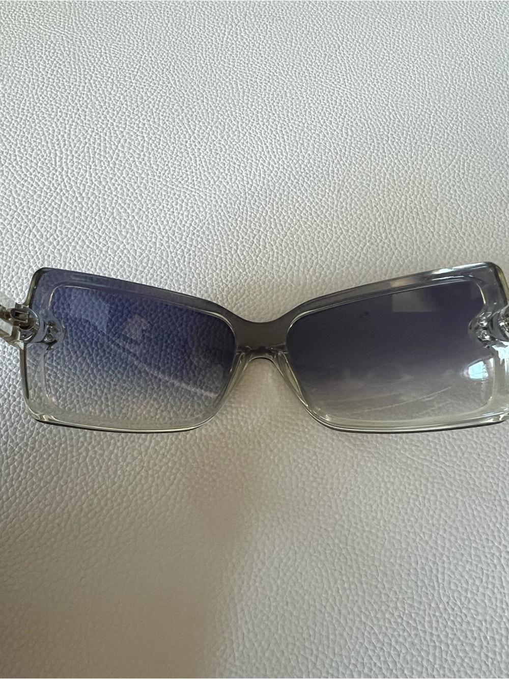 Authentic used Woman Chanel Sunglasse - Picture 7 of 11